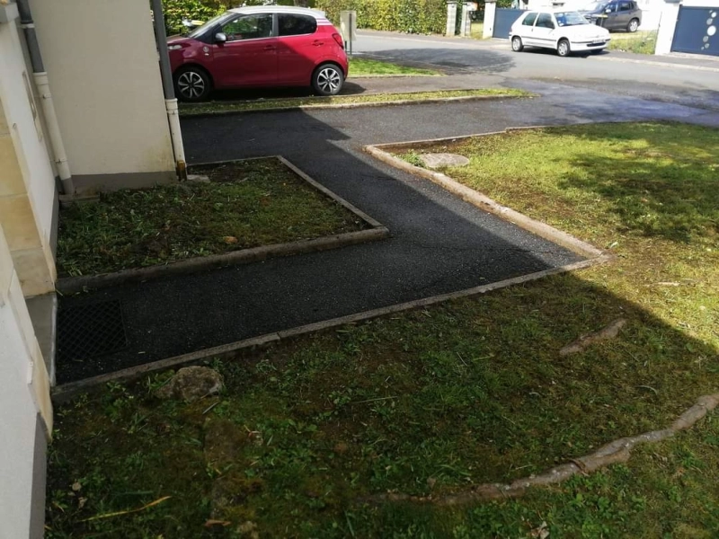 Nettoyage au karcher d'une allée et tonte
